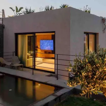Βίλα Mansion With Sea And Rocks View, Housekeeper, Breakfast