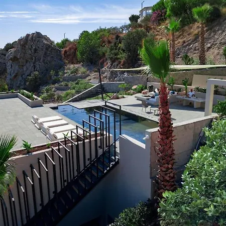Mansion With Sea And Rocks View, Housekeeper, Breakfast Villa