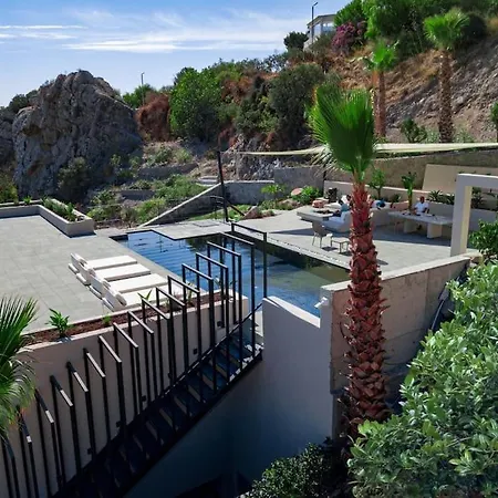 Mansion With Sea And Rocks View, Housekeeper, Breakfast Βίλα