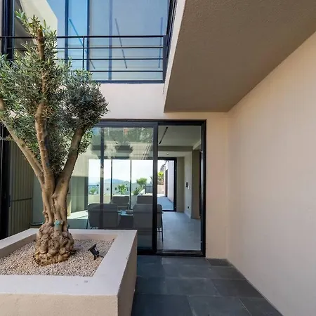 Βίλα Mansion With Sea And Rocks View, Housekeeper, Breakfast