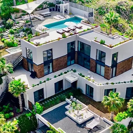 Βίλα Mansion With Sea And Rocks View, Housekeeper, Breakfast *