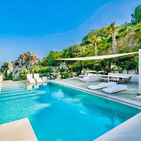 Mansion With Sea And Rocks View, Housekeeper, Breakfast * Bitez