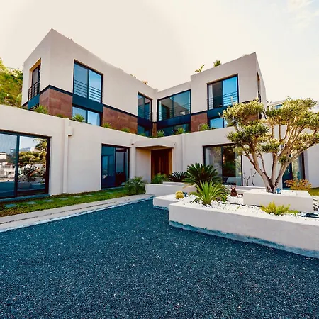 Βίλα Mansion With Sea And Rocks View, Housekeeper, Breakfast